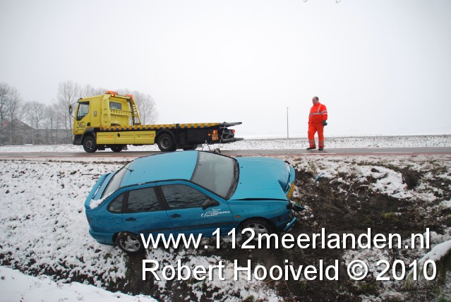 2010/23/100124_Auto_In_Sloot_Lijnden_3.jpg