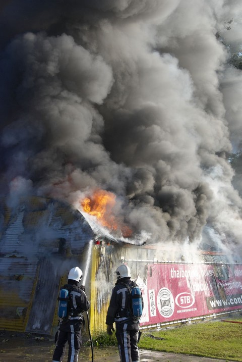 2012/162/gb_20120722_015_sportcomplex_sloten_grote_brand.jpg