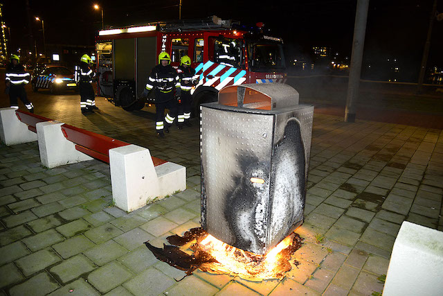 2015/233/gb_20151231a_001_dijkgraafplein_containerbrand.jpg