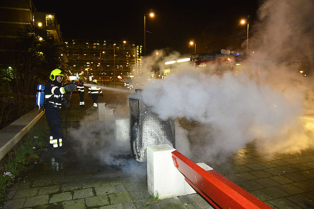 2015/233/gb_20151231a_002_dijkgraafplein_containerbrand.jpg